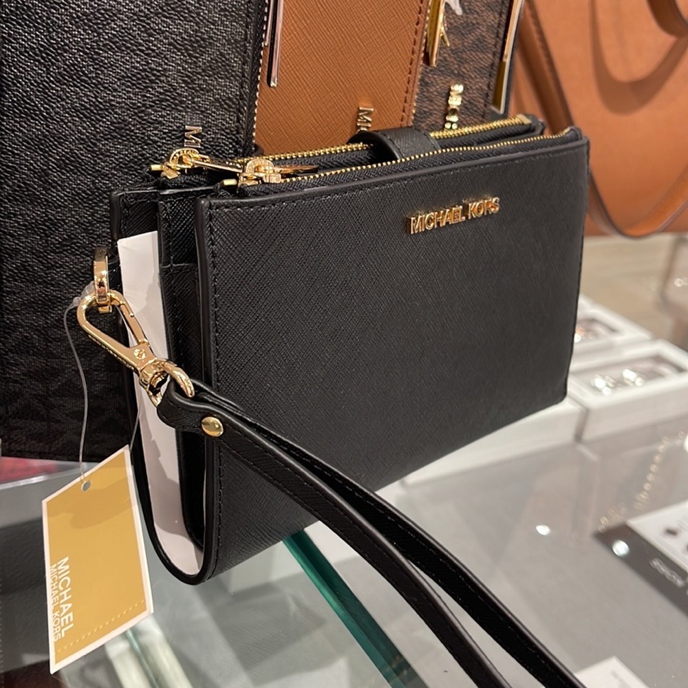 MICHAEL KORS LARGE DOUBLE ZIP WRISTLET WALLET PHONE CASE CLUTCH 
Black - Picture 11 of 16